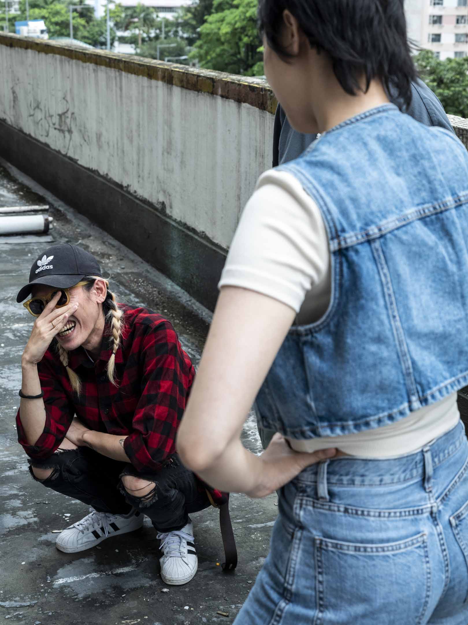 Jan Curious，藝名亞水，曾為觸執毛主音，現任 R.O.O.T 主音。昔日英倫 band 友，如今精研廣東歌，直到去年才剛推出自己的第一張個人專輯《亞水》。攝：林振東/端傳媒