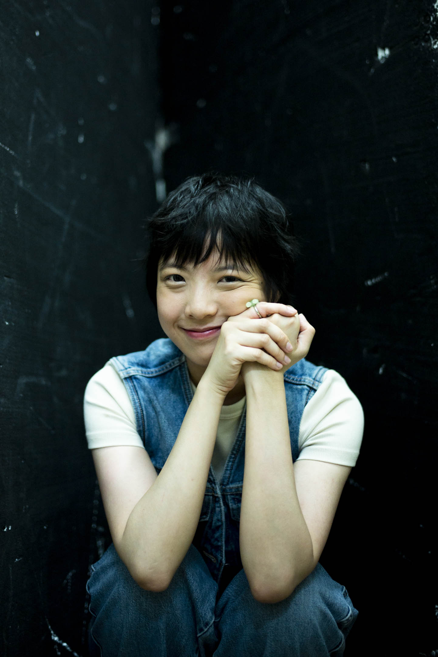 鍾說，填詞作品一年多過一年，亦是神秘組織「周耀輝歌詞班」的傑出代表，同時以鍾雪瑩之名活躍於電影界，由她主演的《填詞撚》預計今年上映。攝：林振東/端傳媒